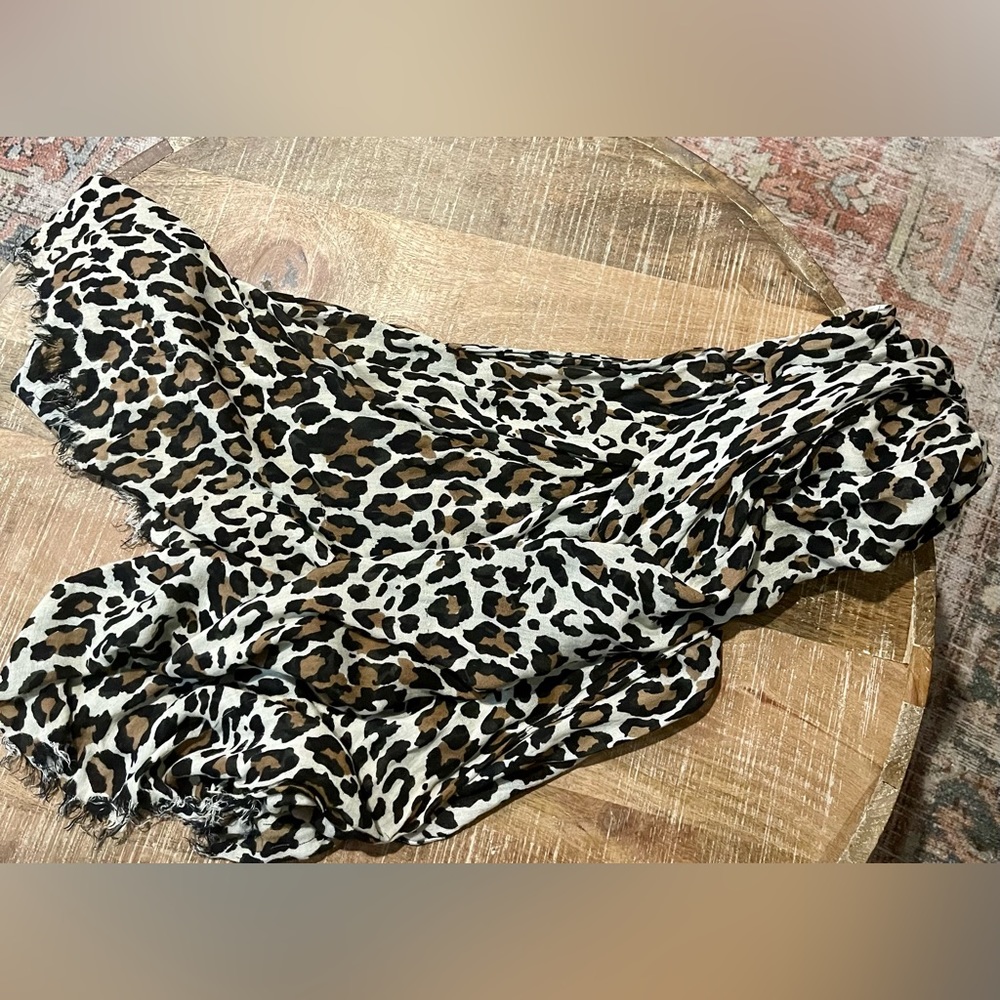 Leopard Scarf/ Wrap- HUGE! - Picture 2 of 3